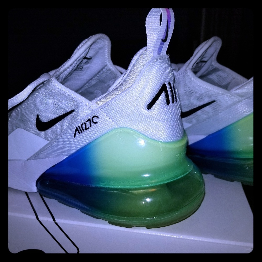 NIKE AIRMAX 270 SE